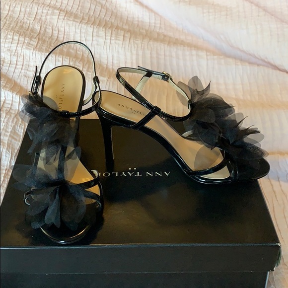 NWT Ann Taylor Cameron Bloom Sandal - Picture 2 of 7